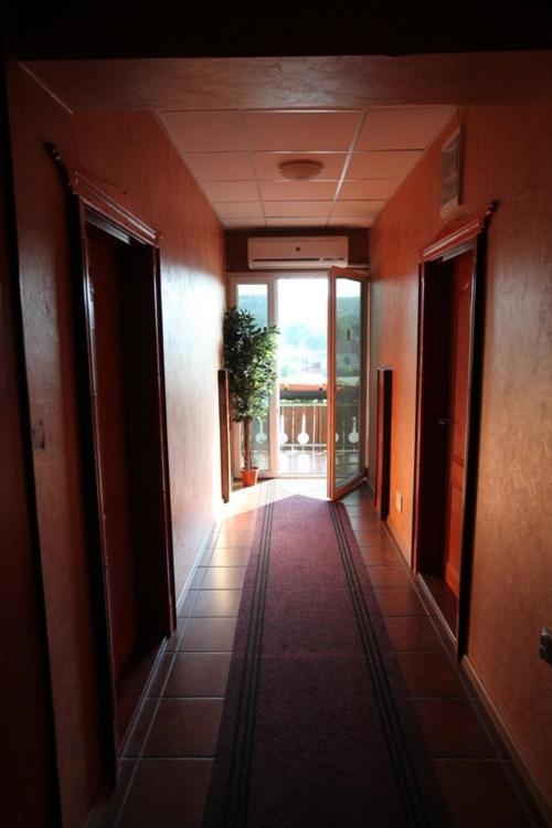Hotel Dunav Sremski Karlovci Buitenkant foto