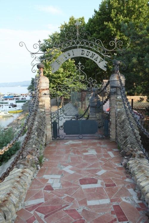 Hotel Dunav Sremski Karlovci Buitenkant foto