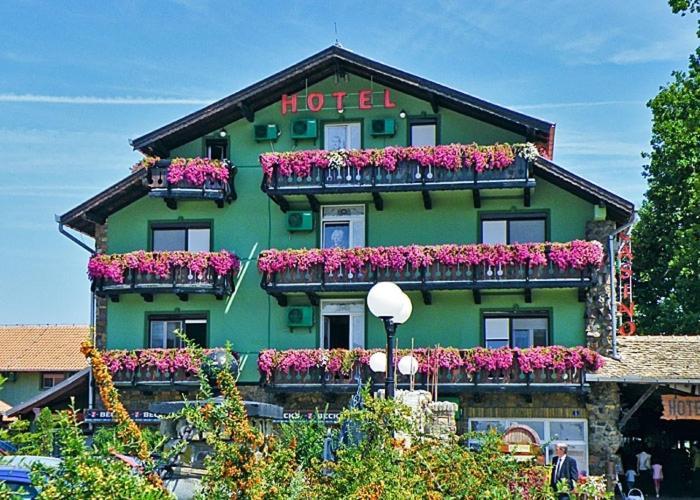 Hotel Dunav Sremski Karlovci Buitenkant foto