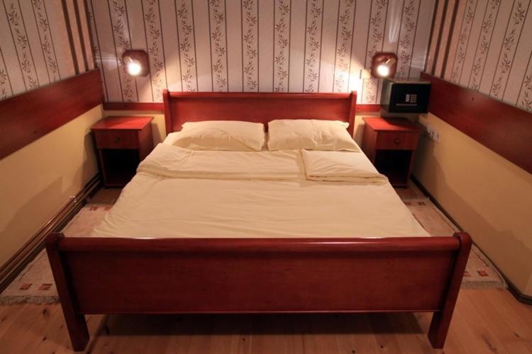 Hotel Dunav Sremski Karlovci Buitenkant foto
